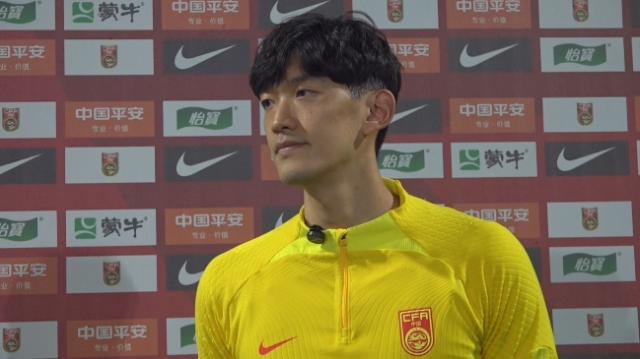 爱游戏官网-颜骏凌：队内集训氛围非常不错 渴望与日本队对阵