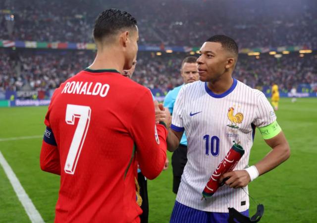 爱游戏APP-C罗3分，姆巴佩2分，《队报》恶评葡法巨星