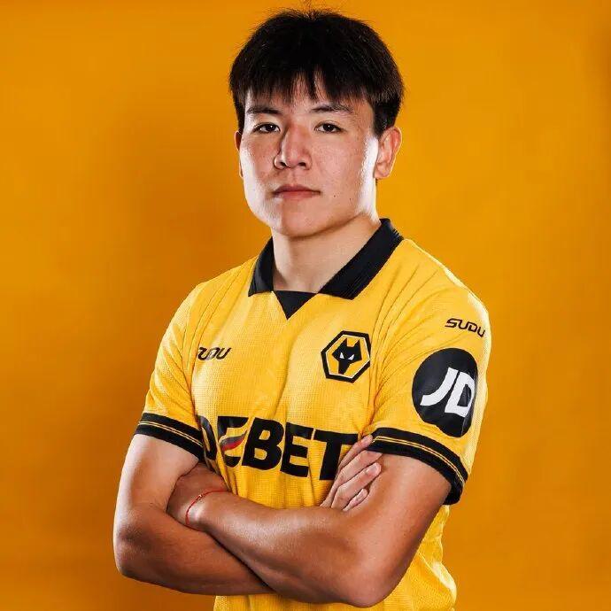 徐彬租借加盟英甲球队巴恩斯利